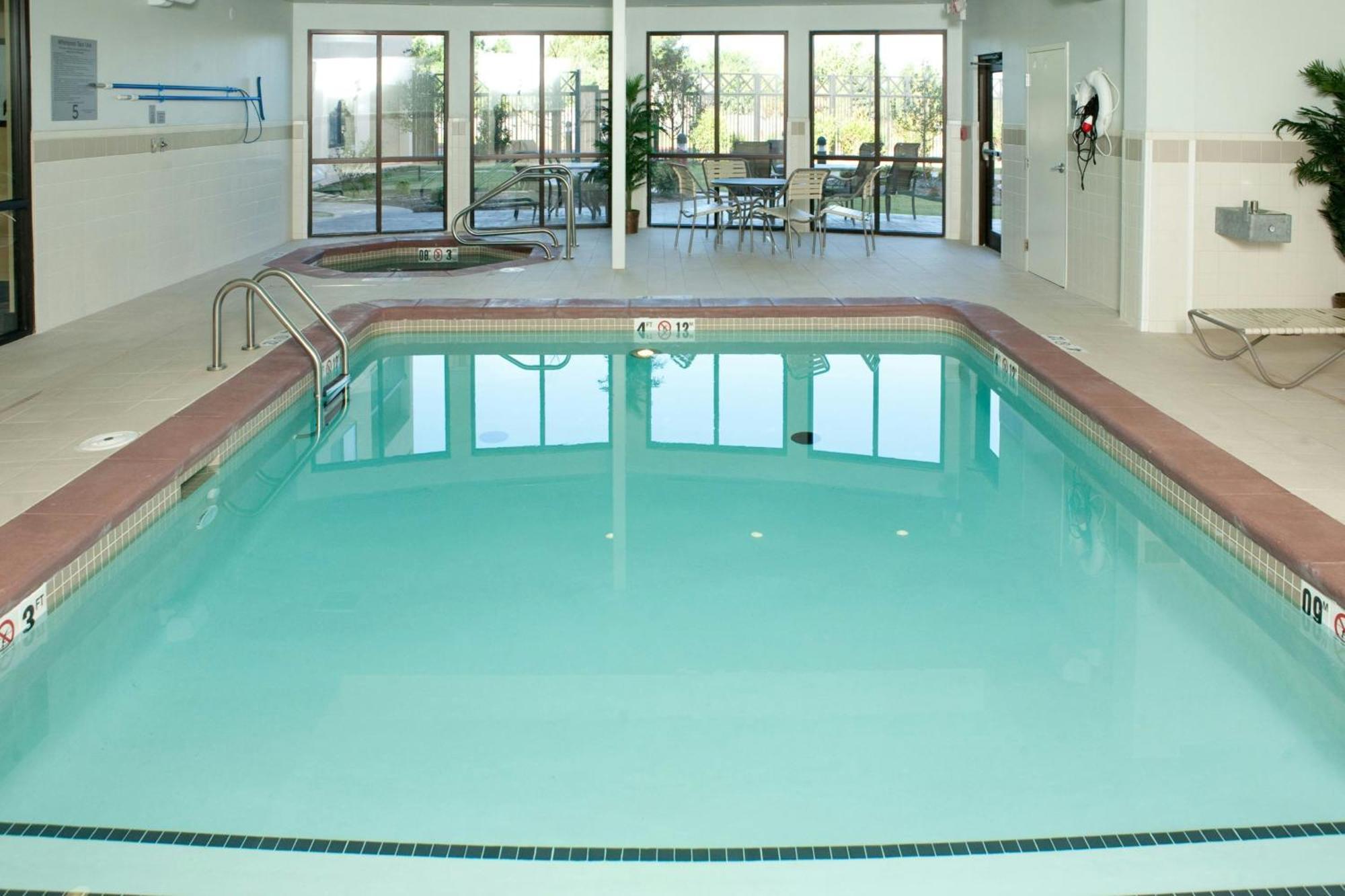 Courtyard By Marriott Norman Hotel Luaran gambar