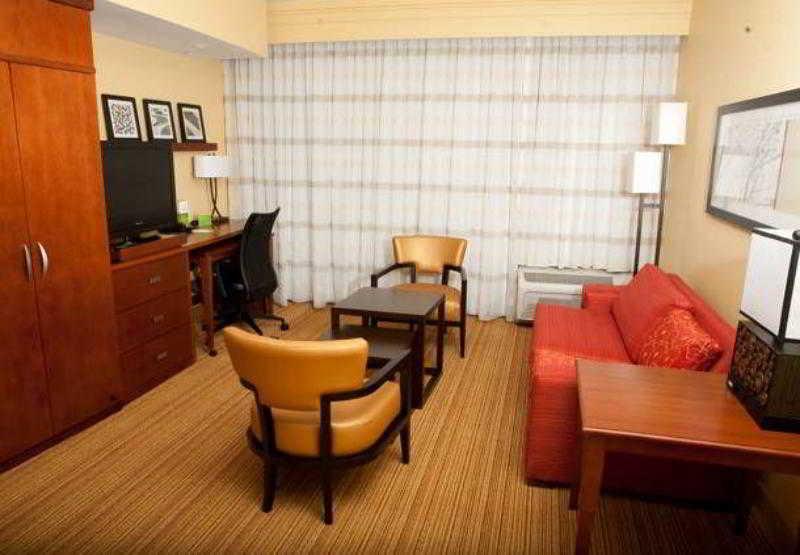 Courtyard By Marriott Norman Hotel Bilik gambar