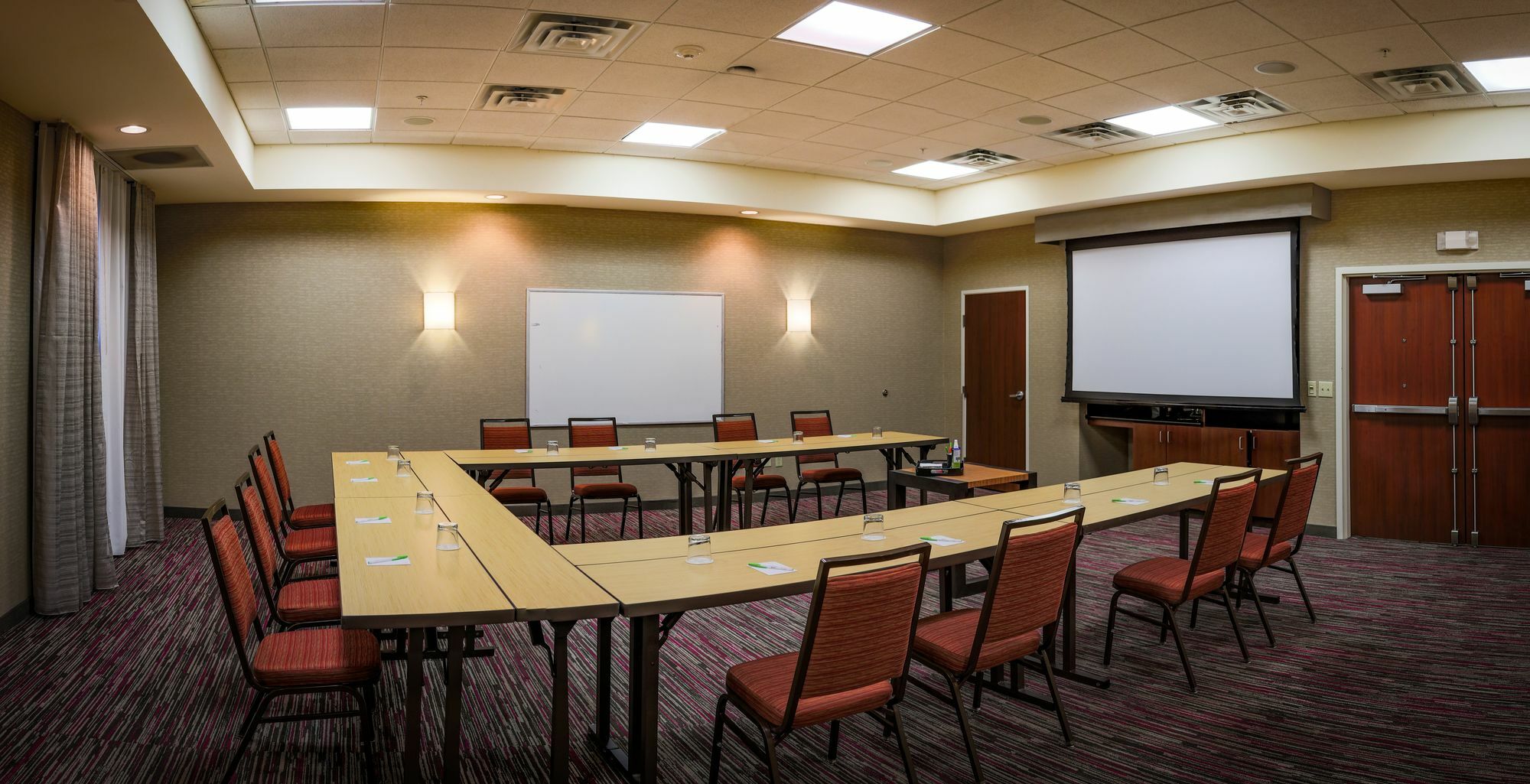 Courtyard By Marriott Norman Hotel Luaran gambar